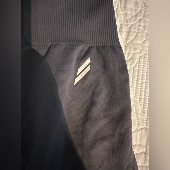 DOYOUEVEN Women's Gray Seamless Ribbed High Waist Athletic Leggings - Picture 3 of 6